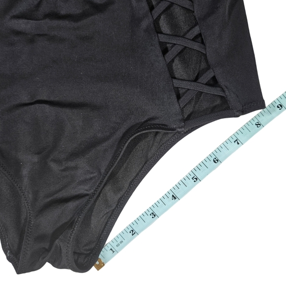 Shade & Shore High Waisted Bikini Bottem, Black, Size Medium - Picture 9 of 10